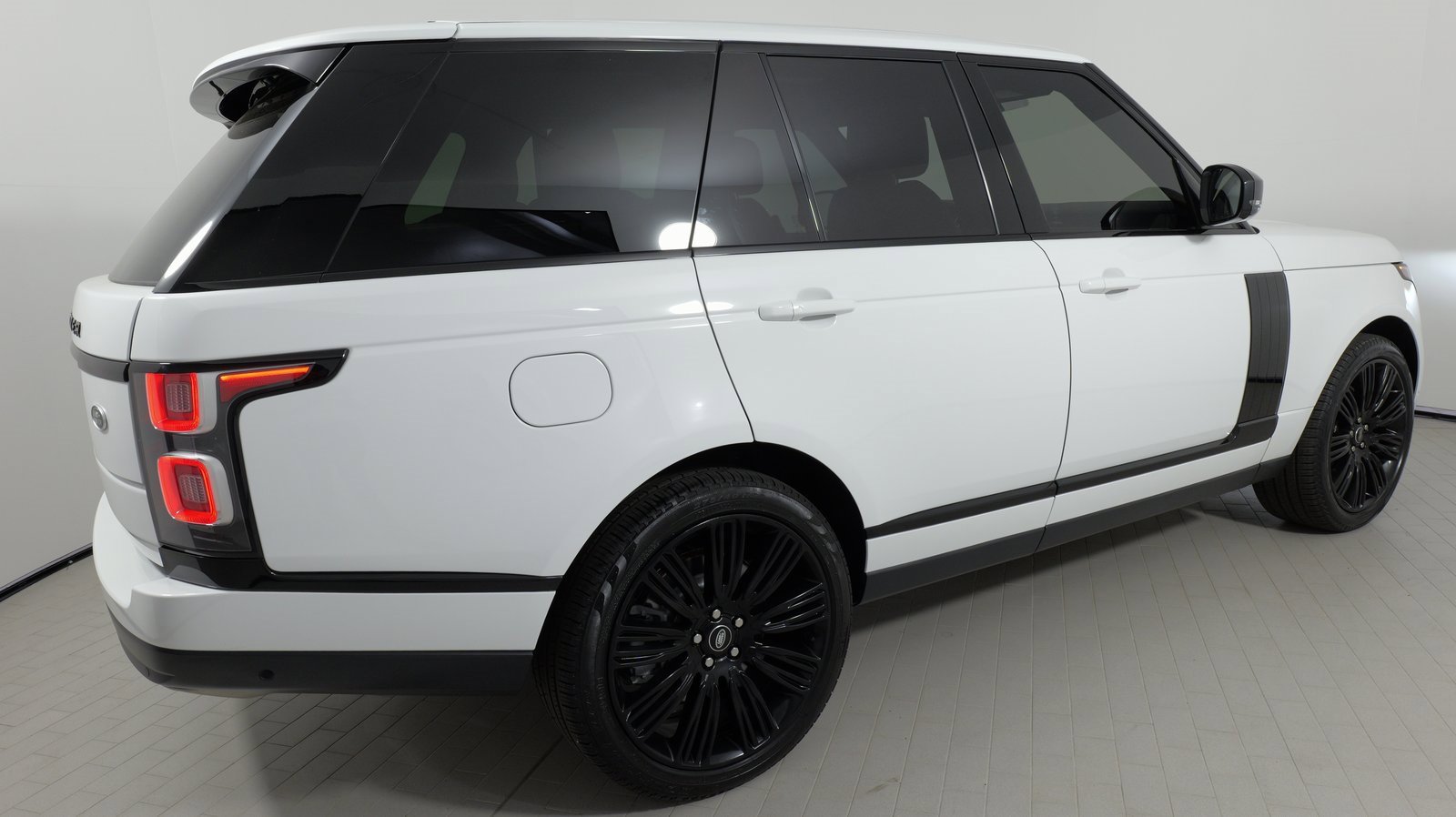 Used 2022 Land Rover Range Rover Westminster Edition image 10