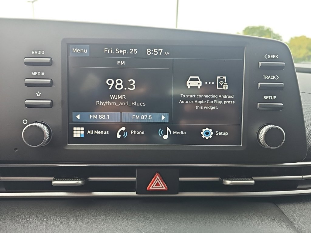 New 2026 Hyundai Elantra SE FWD image 18