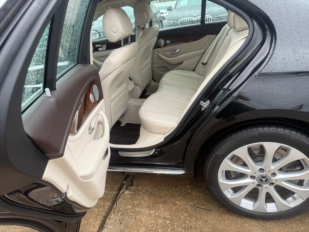 Used 2018 Mercedes-Benz E 400 4MATIC Sedan image 17