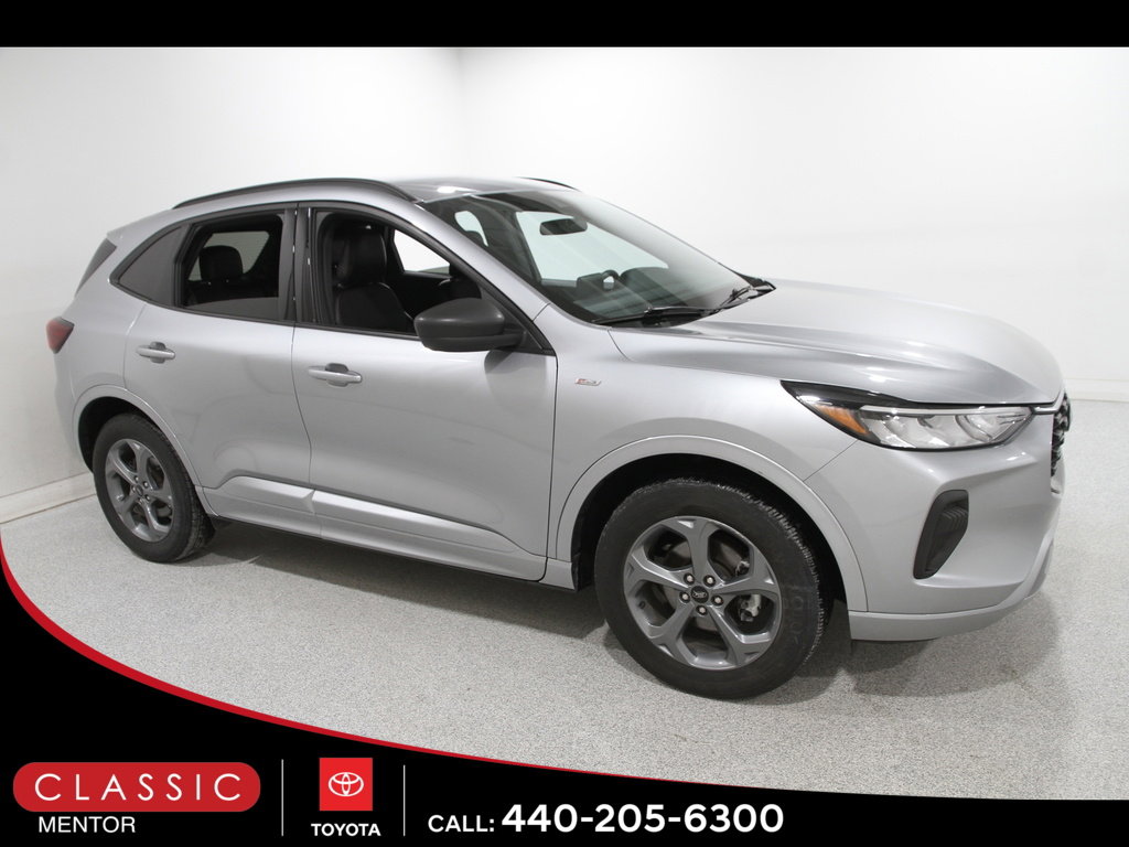 Used 2023 Ford Escape ST-Line image 1