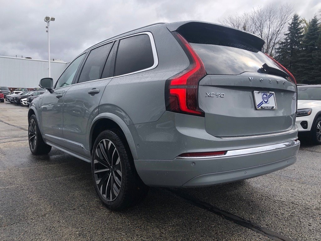New 2026 Volvo XC90 T8 Plus w/ Protection Package Premier image 4