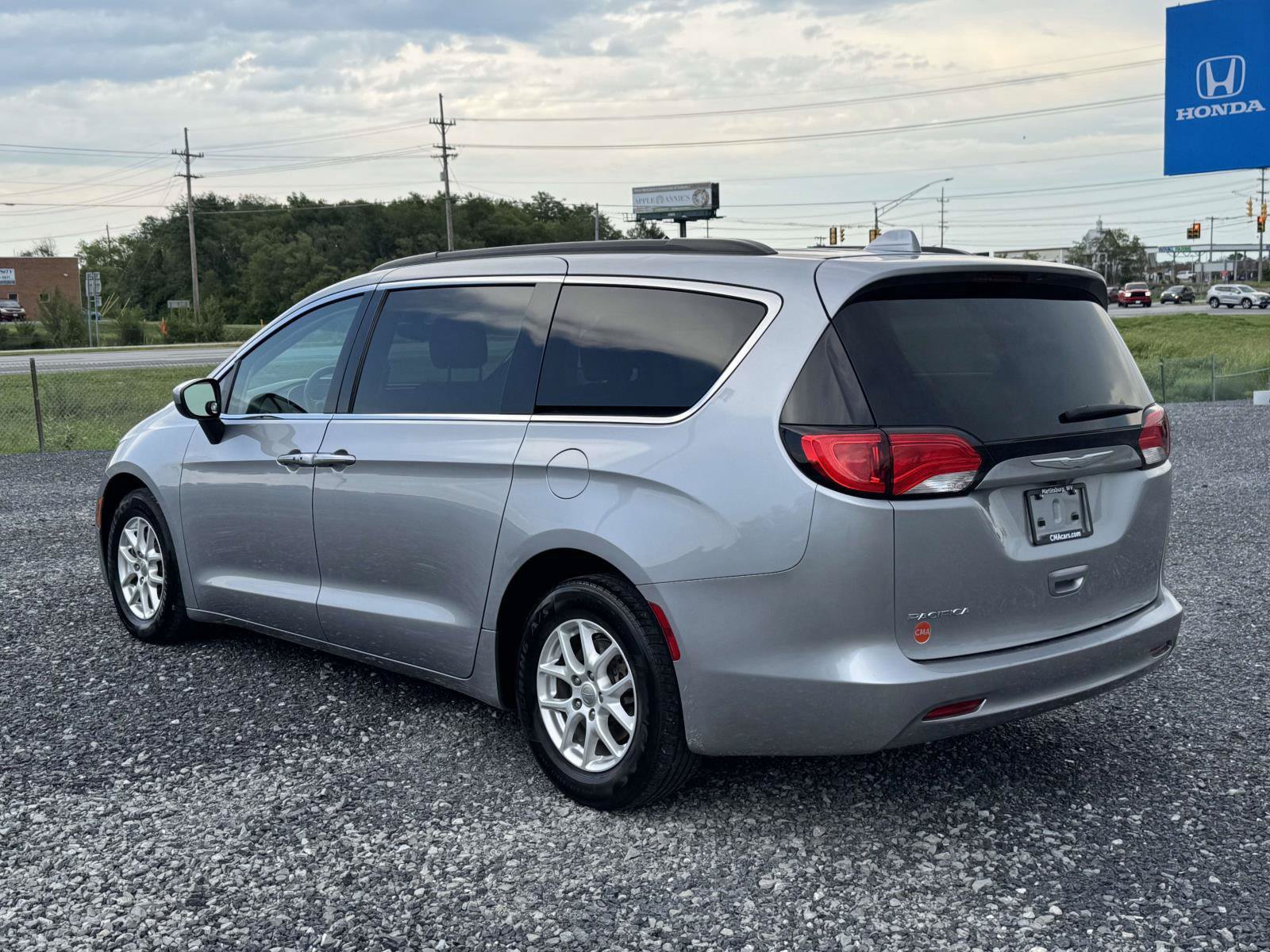Used 2017 Chrysler Pacifica LX FWD image 26