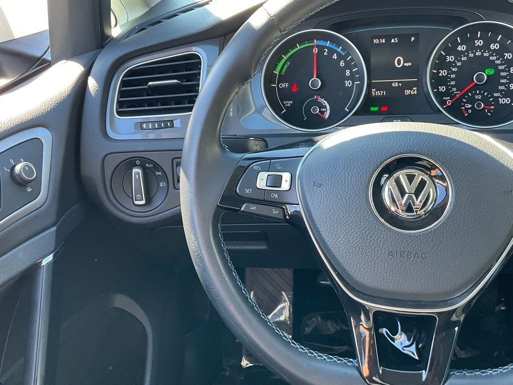 Used 2015 Volkswagen e-Golf SEL Premium image 36