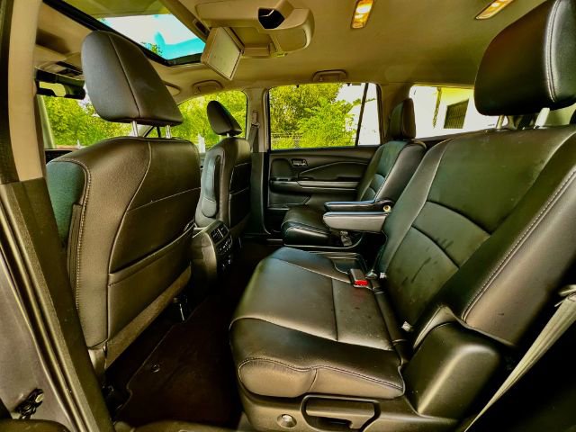 Used 2021 Honda Pilot Touring image 6