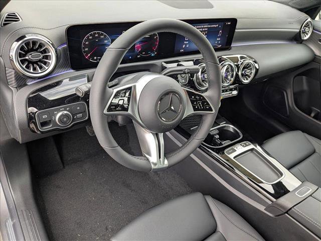 Used 2025 Mercedes-Benz CLA 250 image 3