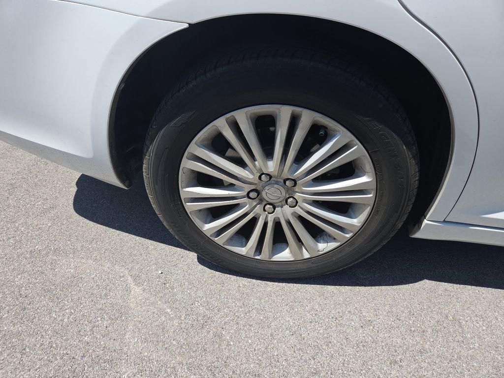 Used 2014 Chrysler 300 C AWD/4WD image 4