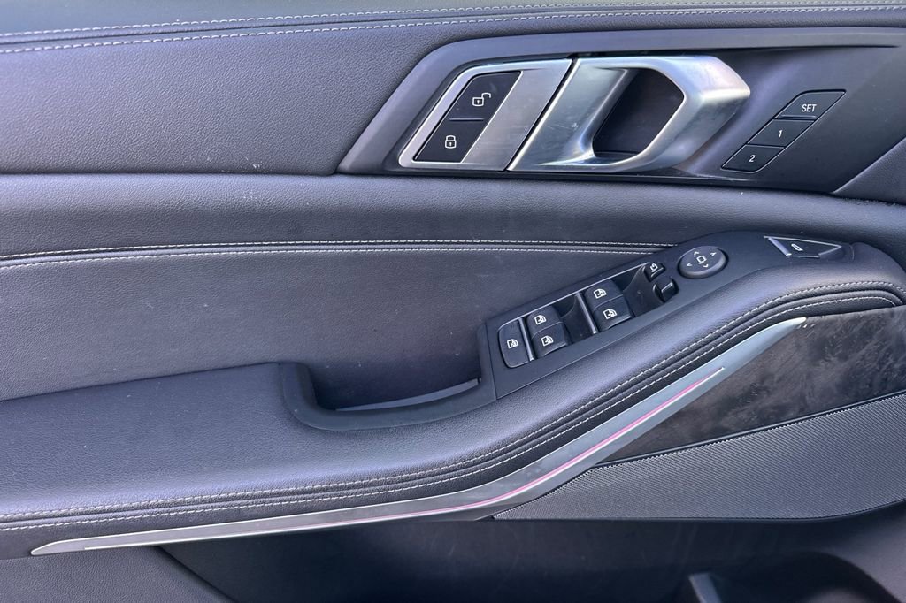 Used 2024 BMW X5 sDrive40i w/ M Sport Package image 10