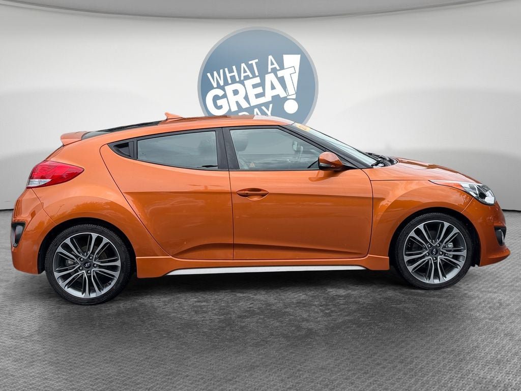 Used 2016 Hyundai Veloster Turbo FWD image 2