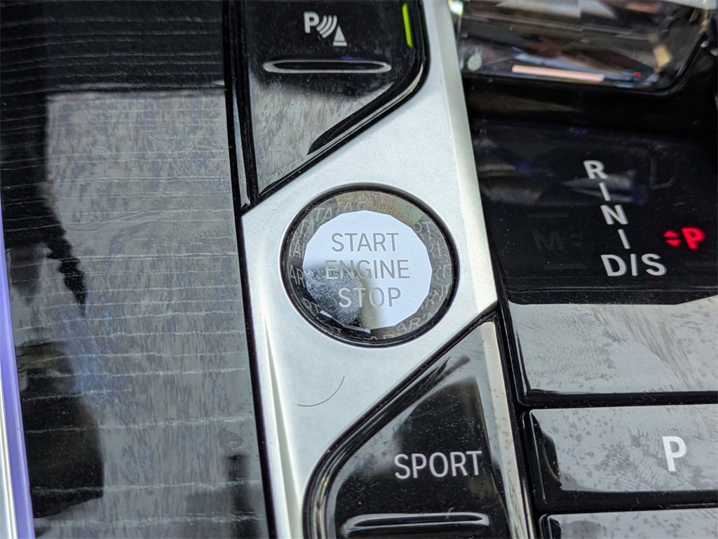 Used 2023 BMW X7 xDrive40i w/ Executive Package image 31