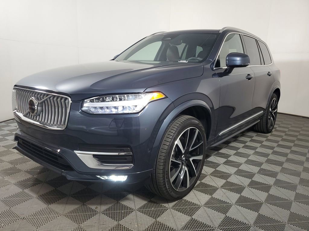 Certified 2025 Volvo XC90 B6 Plus w/ Protection Package AWD/4WD image 4
