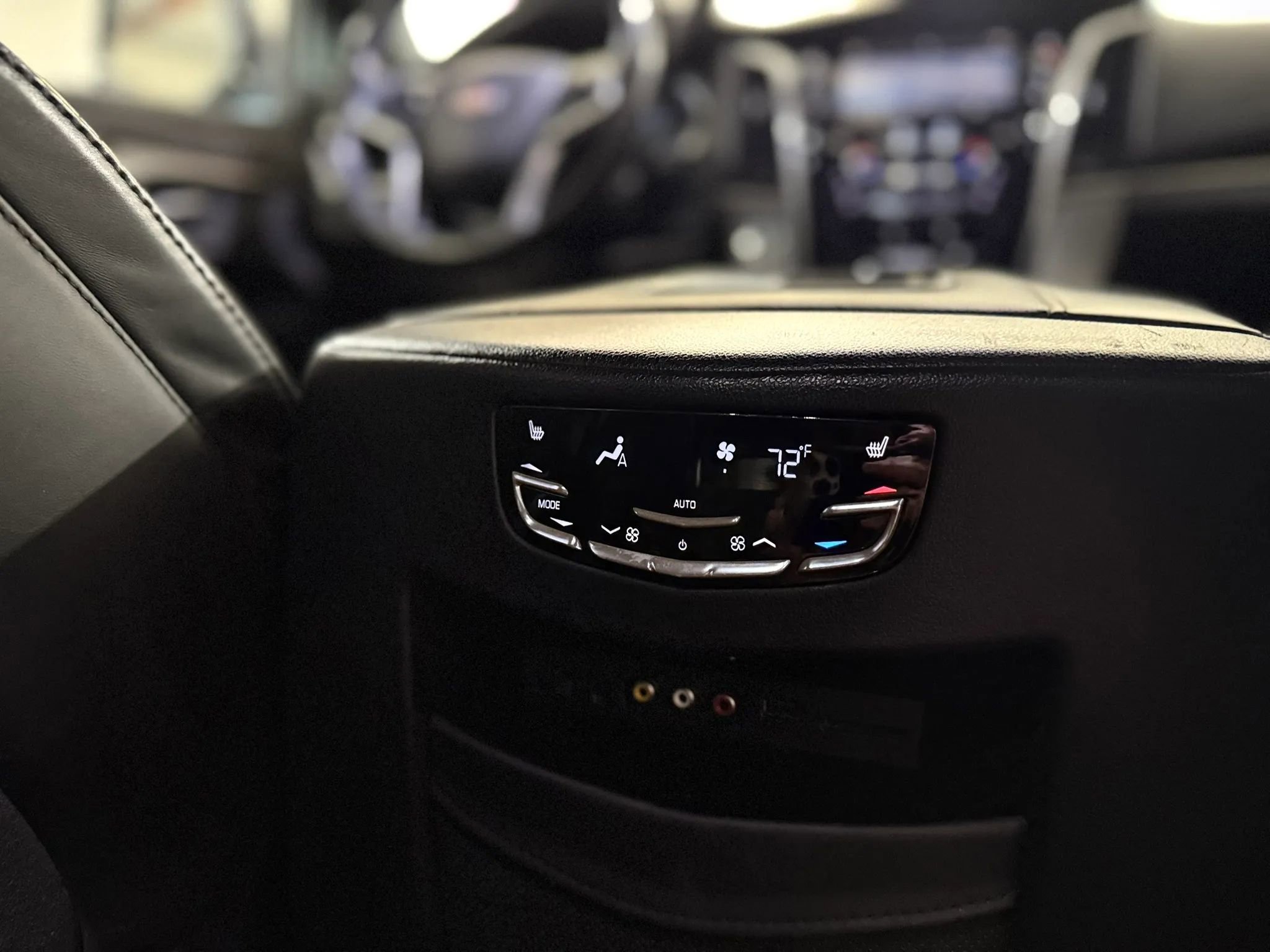 Used 2016 Cadillac Escalade ESV Platinum AWD/4WD image 31