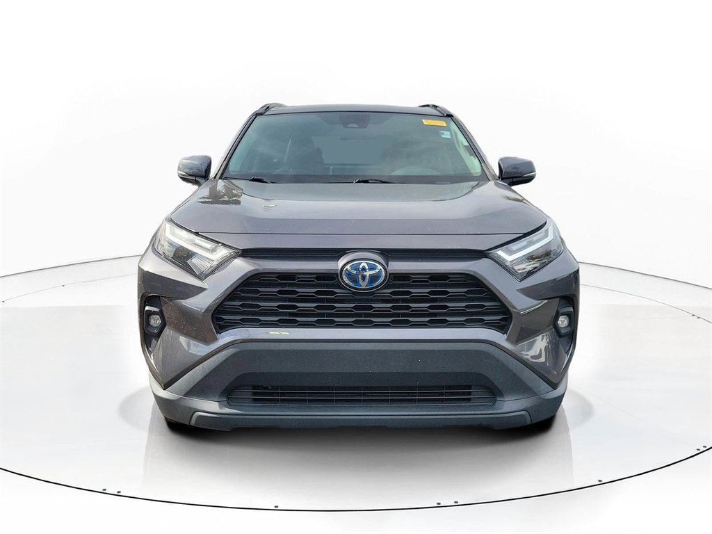 Used 2022 Toyota RAV4 XLE Premium image 2