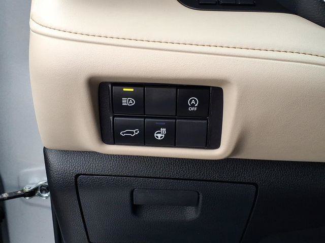 Certified 2024 Toyota Highlander Limited AWD/4WD image 8