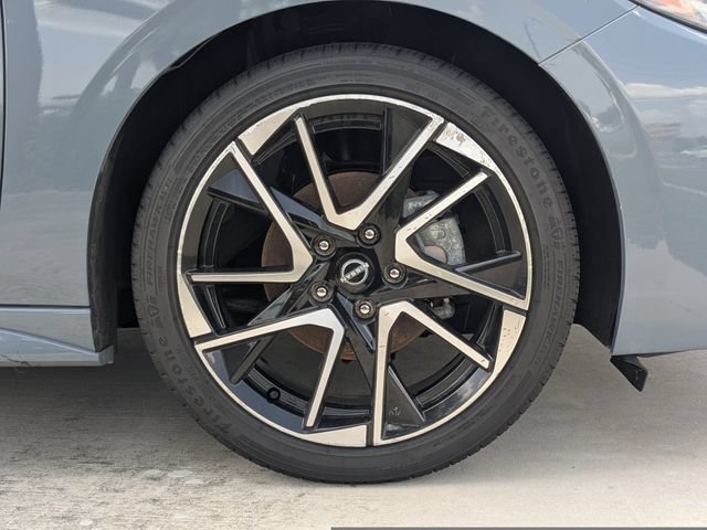 Used 2025 Nissan Sentra SR w/ SR Premium Package FWD image 12