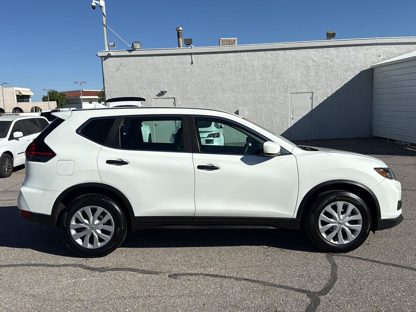 Used 2020 Nissan Rogue S FWD image 9