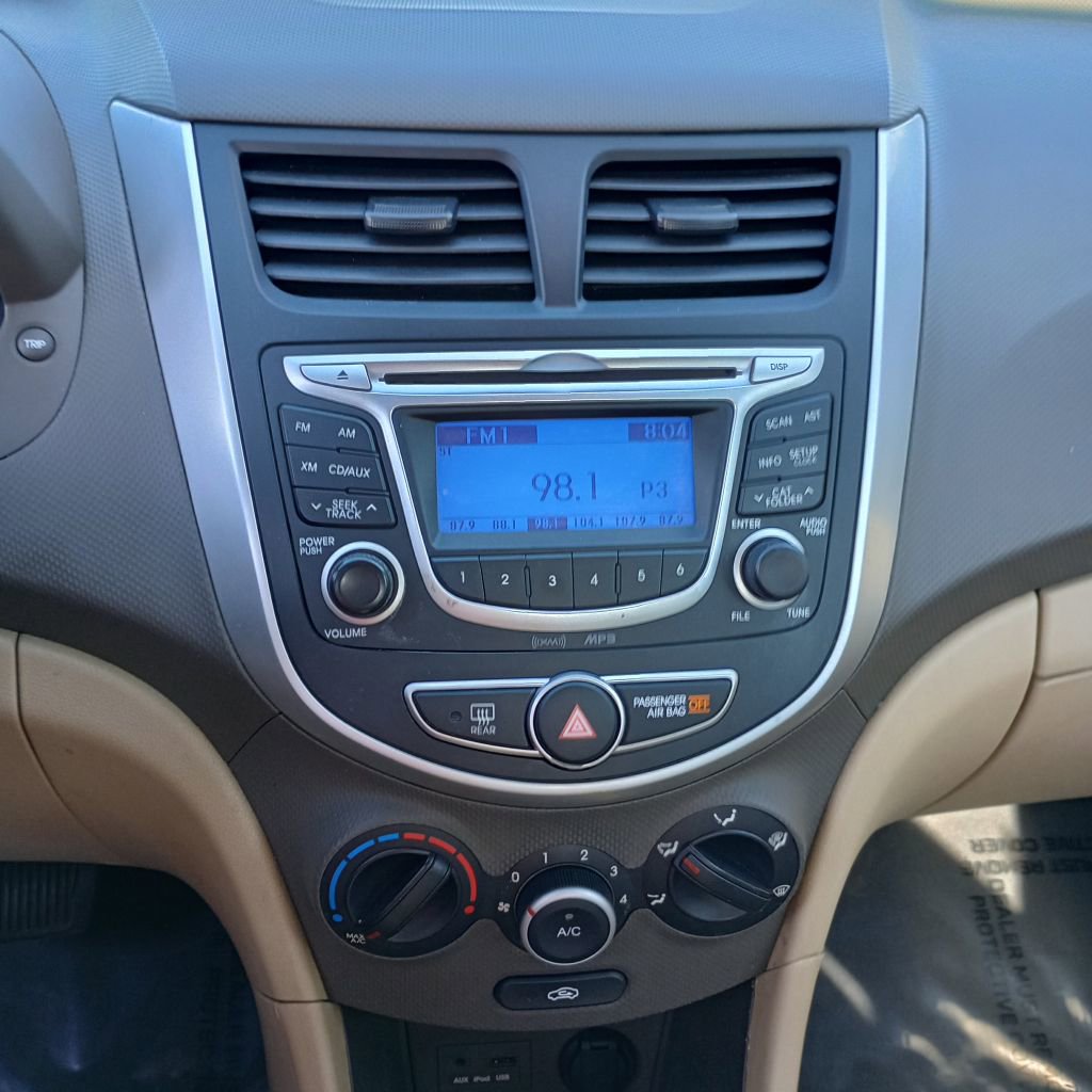 Used 2013 Hyundai Accent GLS image 13