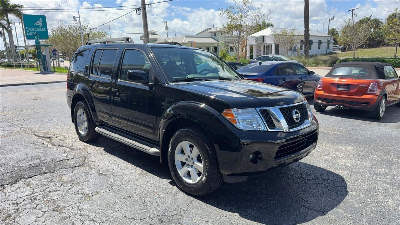 Used 2010 Nissan Pathfinder SE image 7