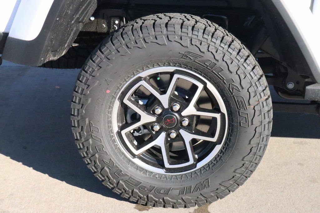 New 2026 Jeep Gladiator Rubicon w/ Steel Power Dome Hood Package AWD/4WD image 17