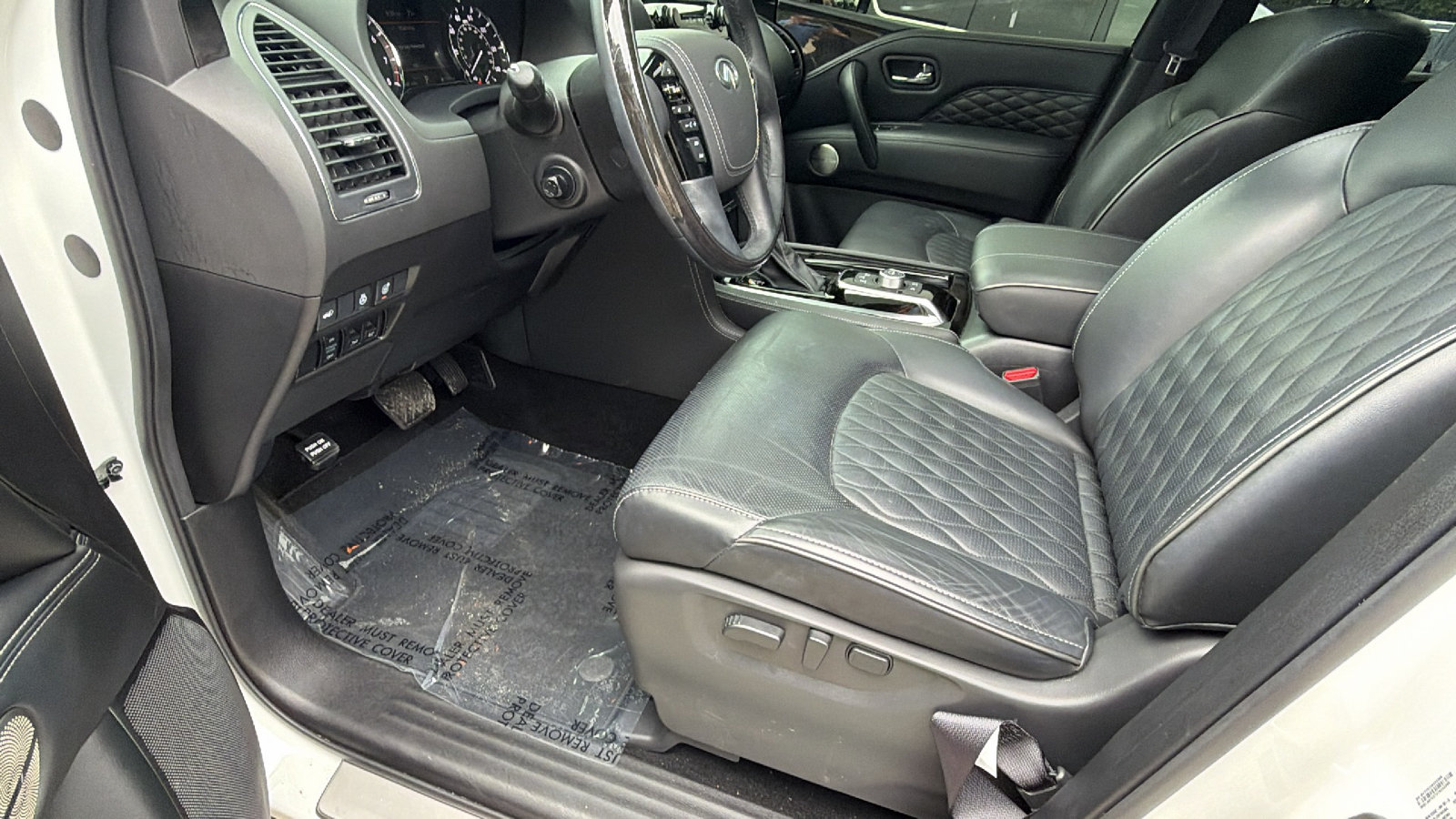 Used 2024 INFINITI QX80 Sensory AWD/4WD image 15