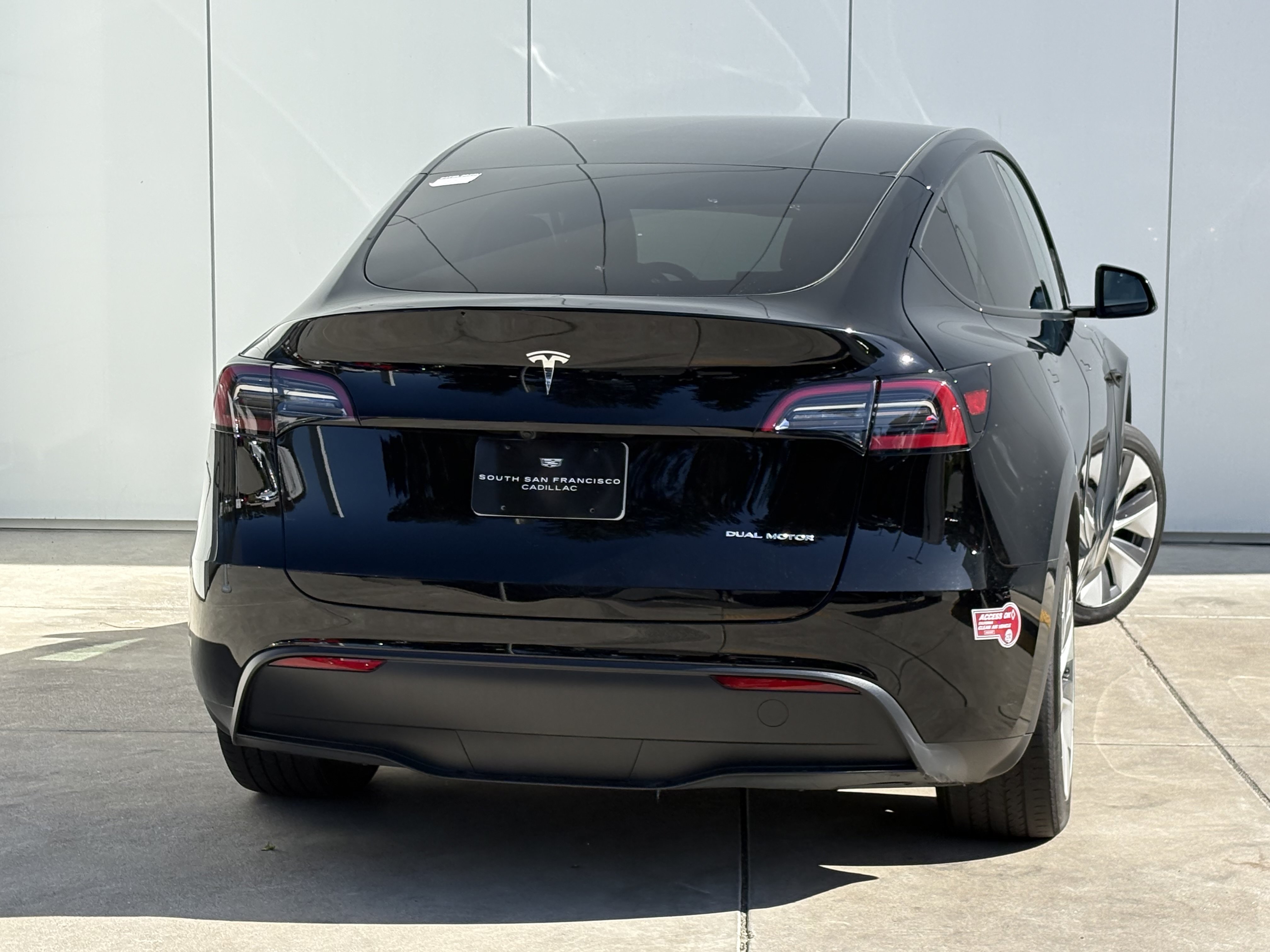 Used 2024 Tesla Model Y Long Range AWD/4WD image 6