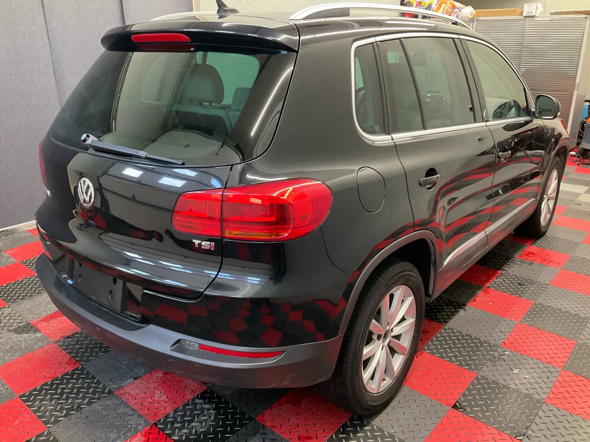Used 2017 Volkswagen Tiguan Wolfsburg Edition image 8