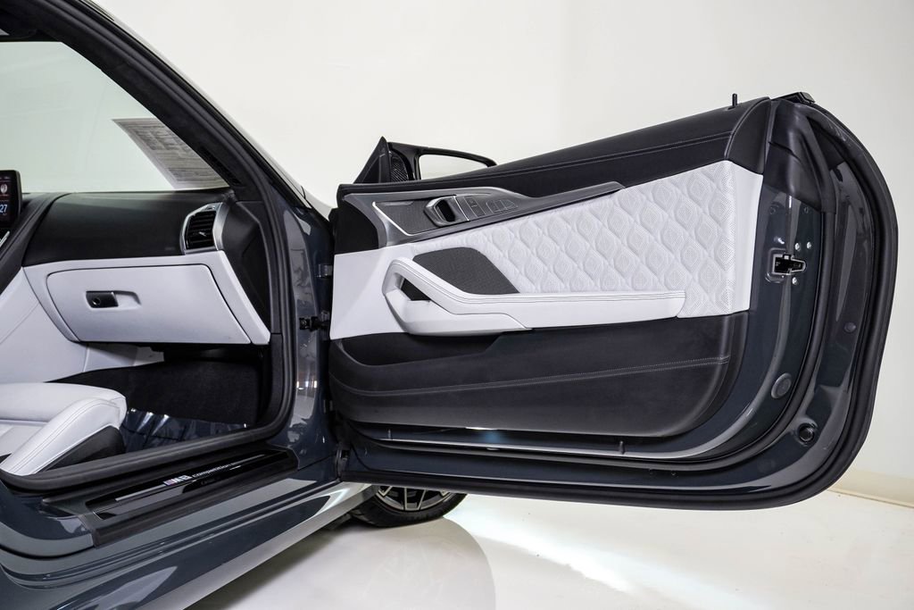 Used 2023 BMW M8 Competition w/ M Carbon Exterior Package AWD/4WD image 19