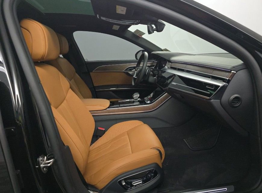 Used 2025 Audi A8 L 3.0T w/ Executive Package image 5