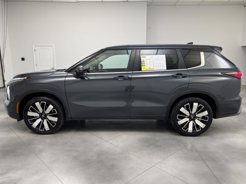 Used 2025 Mitsubishi Outlander SE AWD/4WD image 5