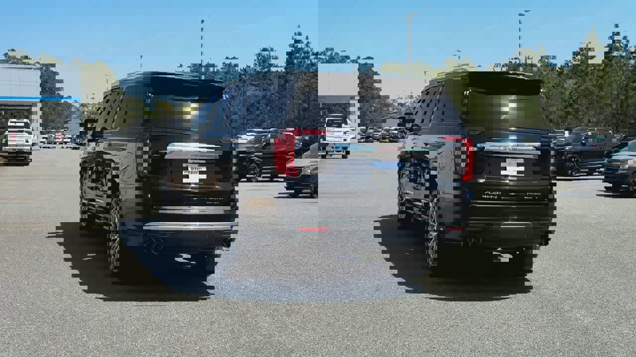 Used 2022 GMC Yukon XL Denali image 7