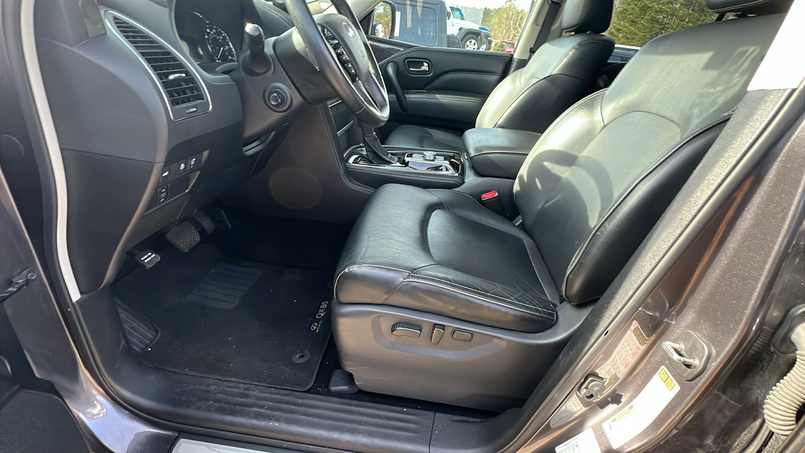 Used 2024 INFINITI QX80 Luxe image 16