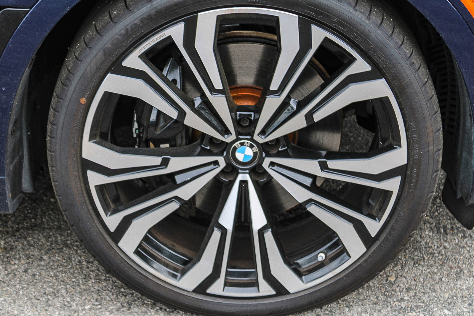 Used 2023 BMW X7 M60i w/ Executive Package image 10