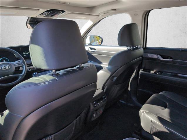 Used 2024 Hyundai Palisade Limited image 16