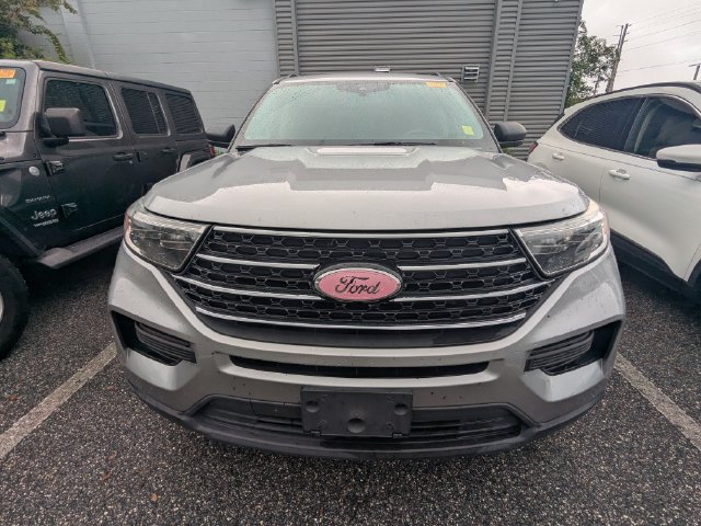 Used 2021 Ford Explorer XLT RWD image 2