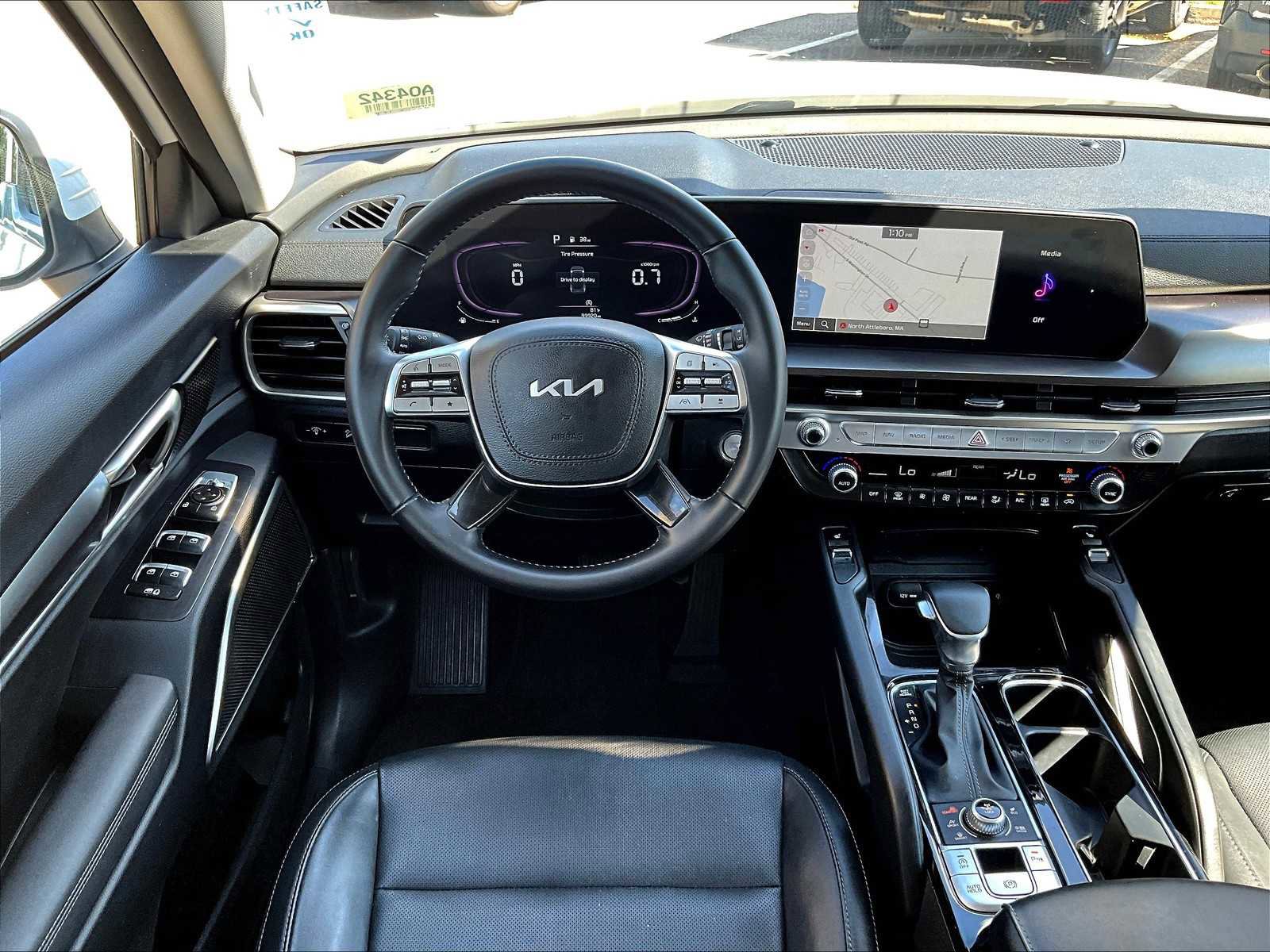 Used 2023 Kia Telluride S image 18