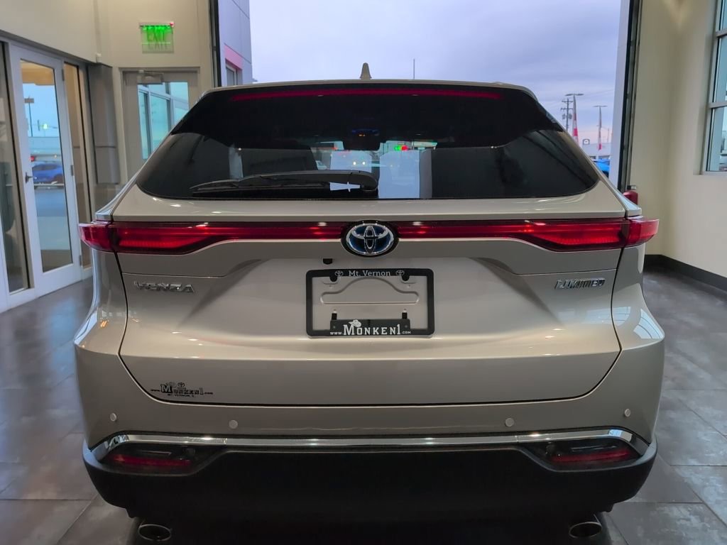 Certified 2023 Toyota Venza Limited image 6