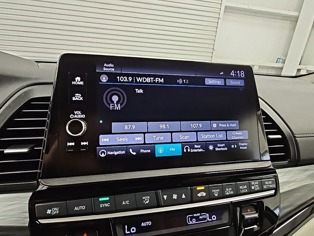 Used 2025 Honda Odyssey Elite image 17