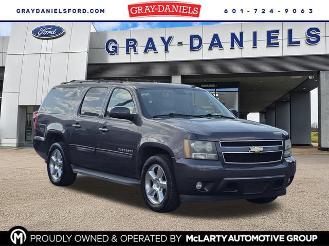 Used 2011 Chevrolet Suburban LT RWD image 1
