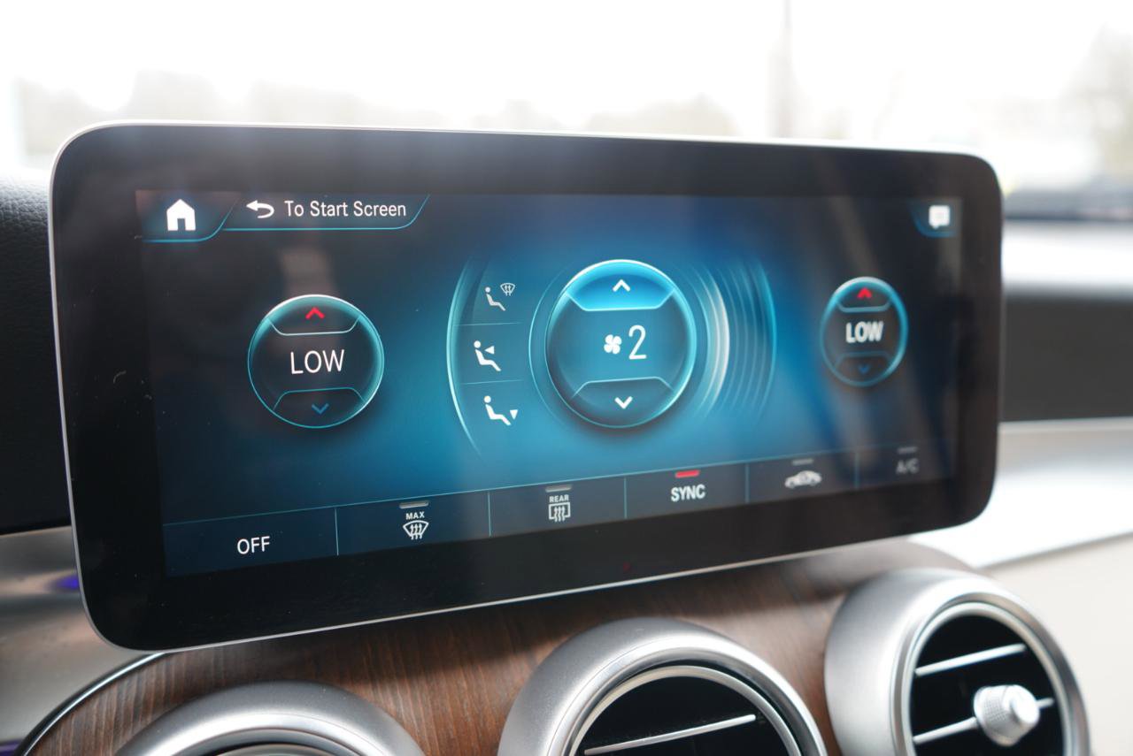 Used 2022 Mercedes-Benz GLC 300 4MATIC w/ Premium Package Lite image 36