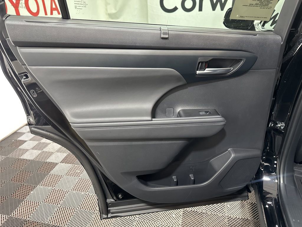 New 2026 Toyota Highlander XLE image 19