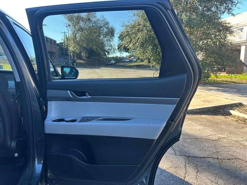 Used 2022 Hyundai Palisade SE image 28