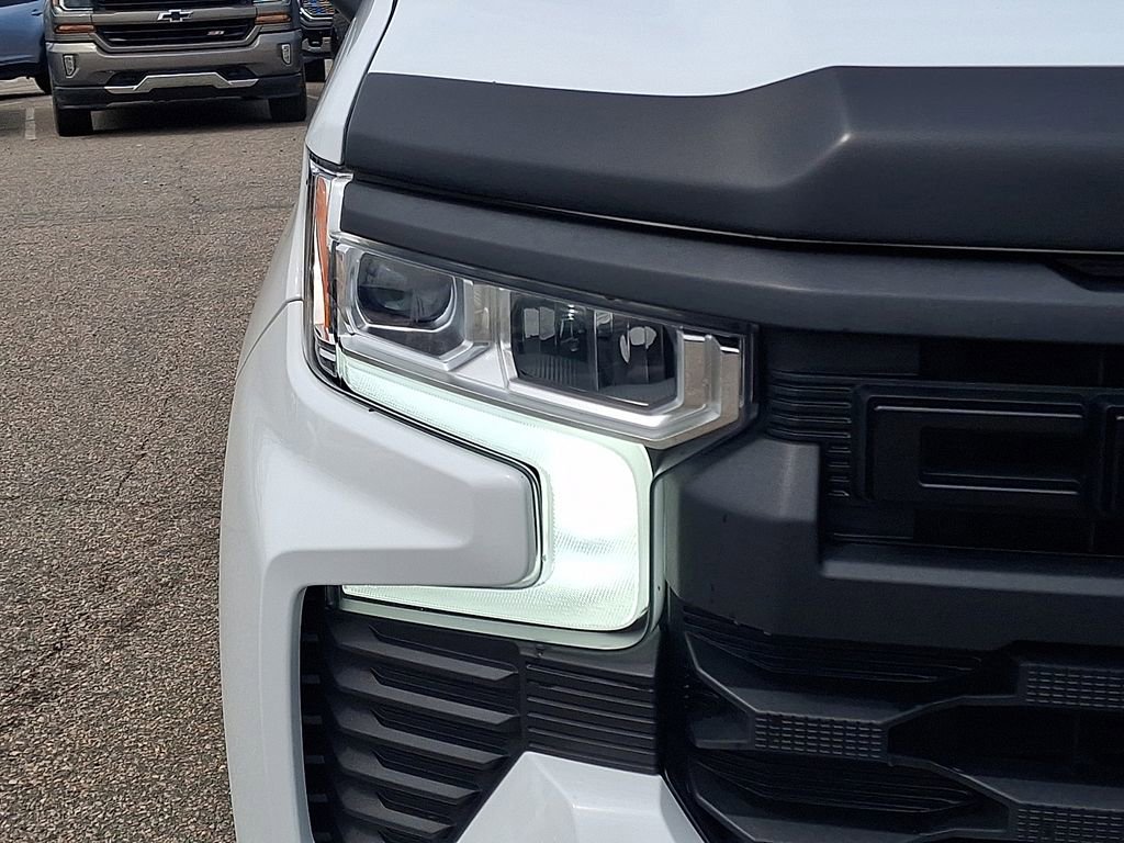 Used 2023 Chevrolet Silverado 1500 LT AWD/4WD image 12
