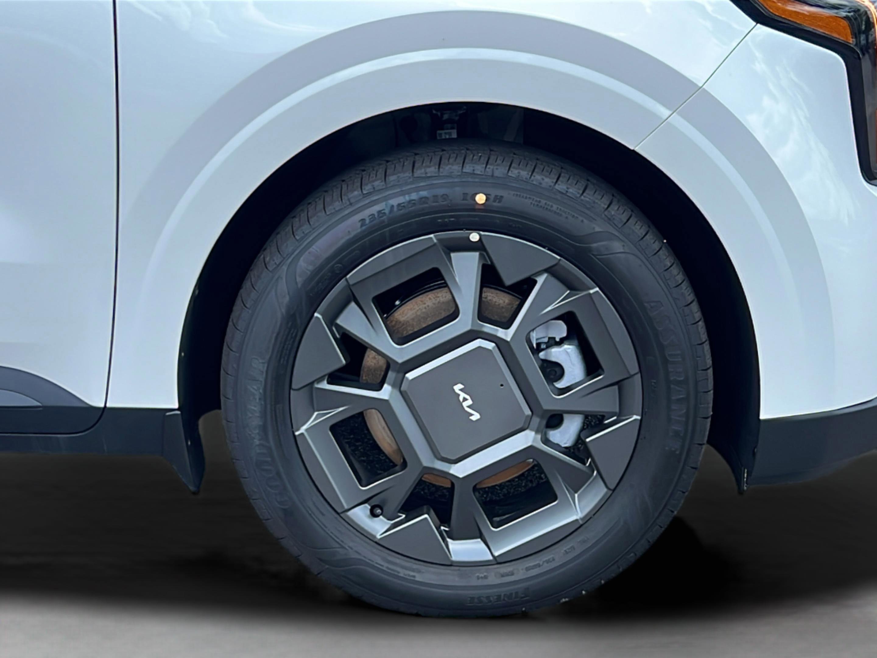 New 2026 Kia Carnival EX FWD image 10