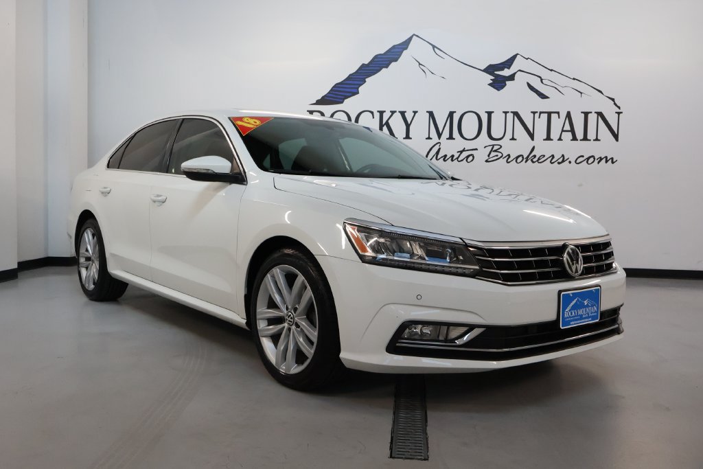 Used 2018 Volkswagen Passat 2.0T SE