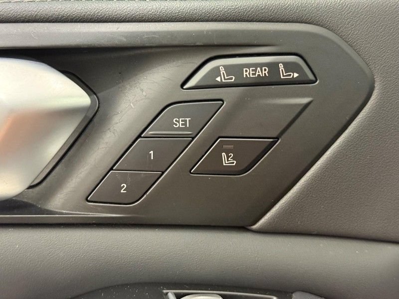 Used 2023 BMW X7 xDrive40i AWD/4WD image 14