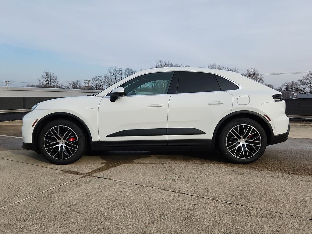 New 2026 Porsche Macan 4S Electric image 2
