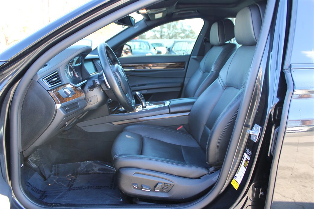 Used 2013 BMW 740Li image 14
