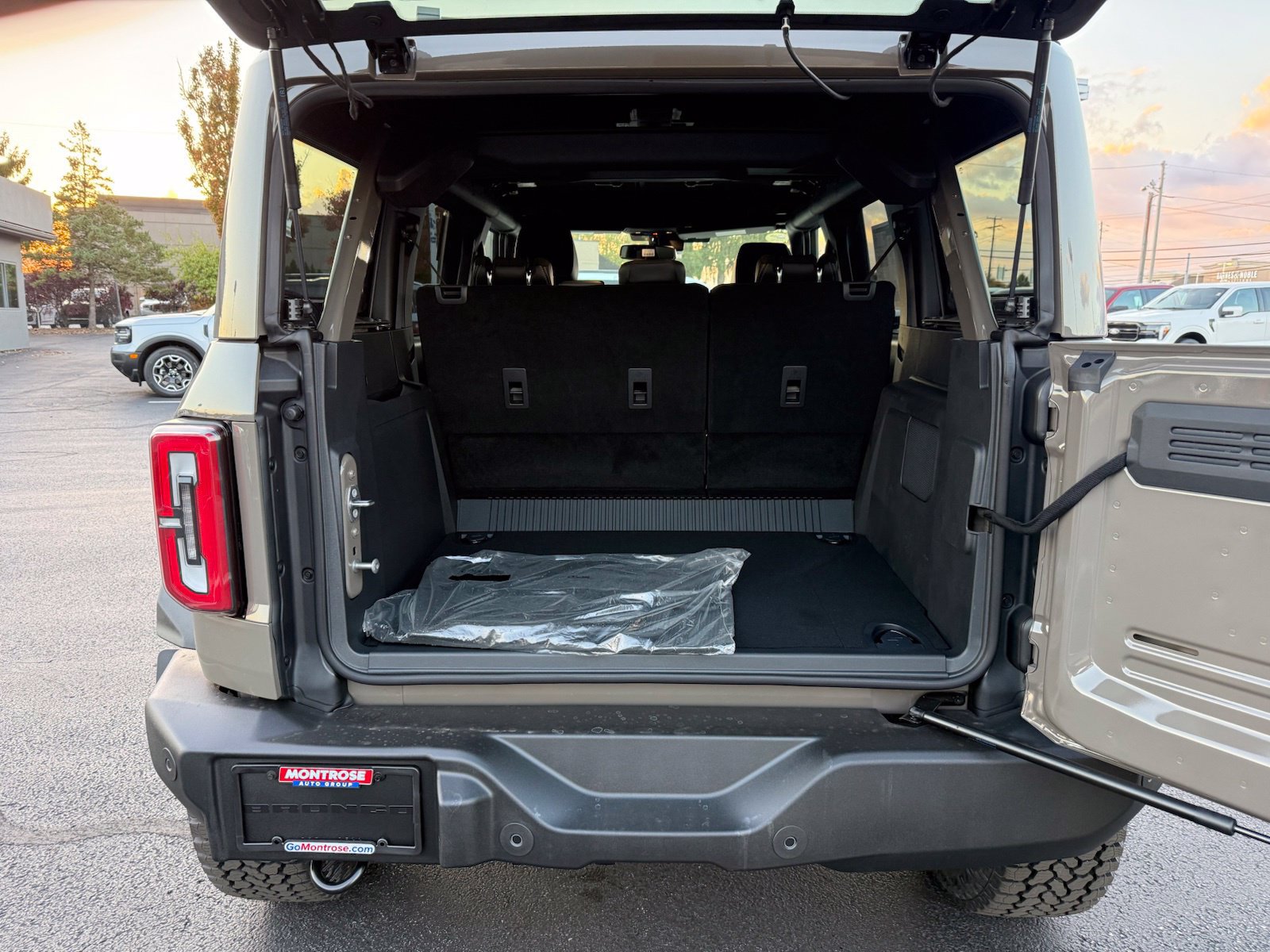 New 2026 Ford Bronco Outer Banks w/ Sasquatch Package AWD/4WD image 40
