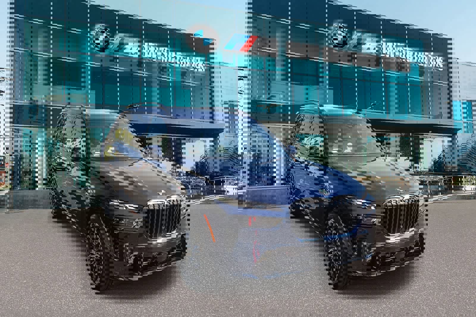 Used 2026 BMW X7 xDrive40i w/ M Sport Package AWD/4WD image 3