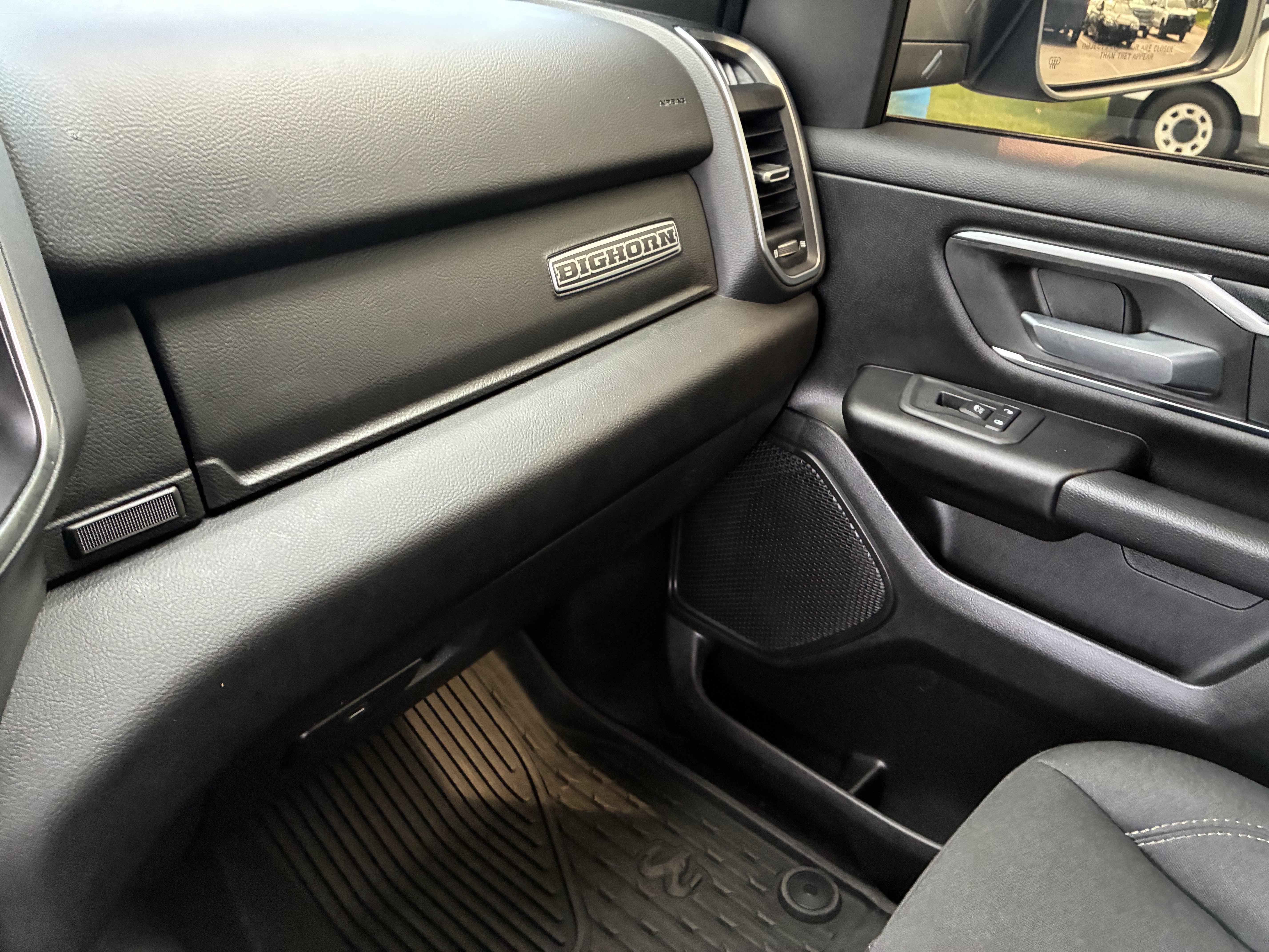 Used 2025 RAM 1500 Big Horn AWD/4WD image 38