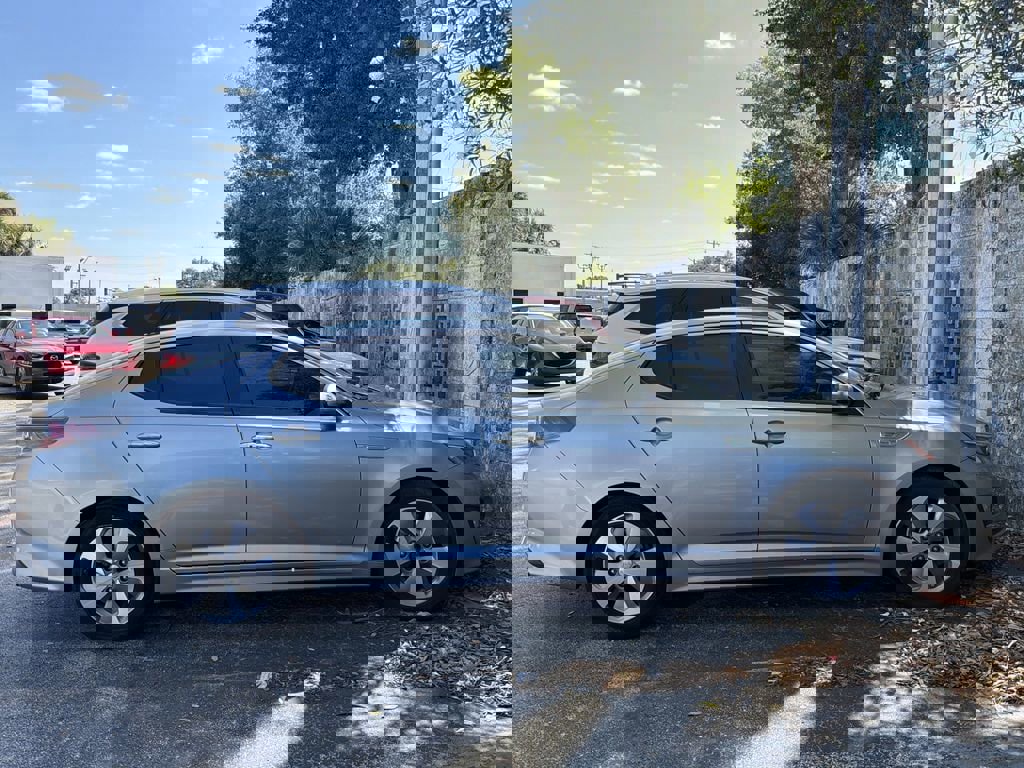 Used 2014 Kia Optima EX image 2